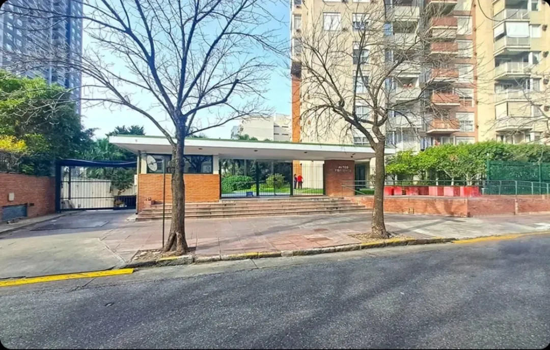4 Amb En Boedo. Amplio Y Luminoso. 3 Dorm (1 Suite), 2 Baños, Balcón Y Cochera Opcional. Amenities: Piscina, Gym, Sum, Parrillas, Parque Verde, Cancha Fútbol, Laundry, Juegos Niños Y Seguridad 24 Hs