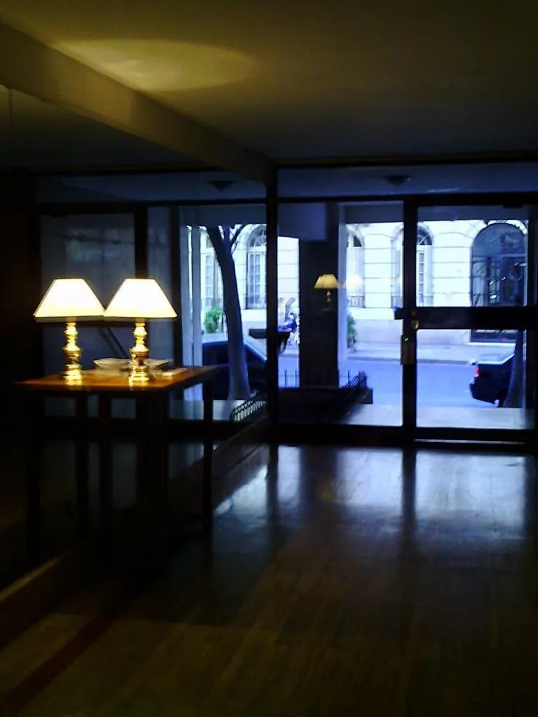 2 Amb, Muy Bajas Expensas, Pisos De Parquet, Aire Acond, Cocina Completa, Conexión Lavarropas, Excelente Ubicación Austria 2229, Barrio Tranquilo Y Seguro, Admite Mascotas