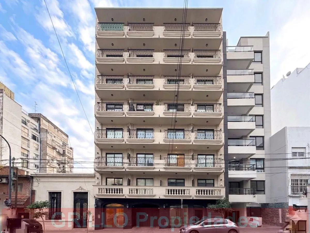 Студія з балконом спереду