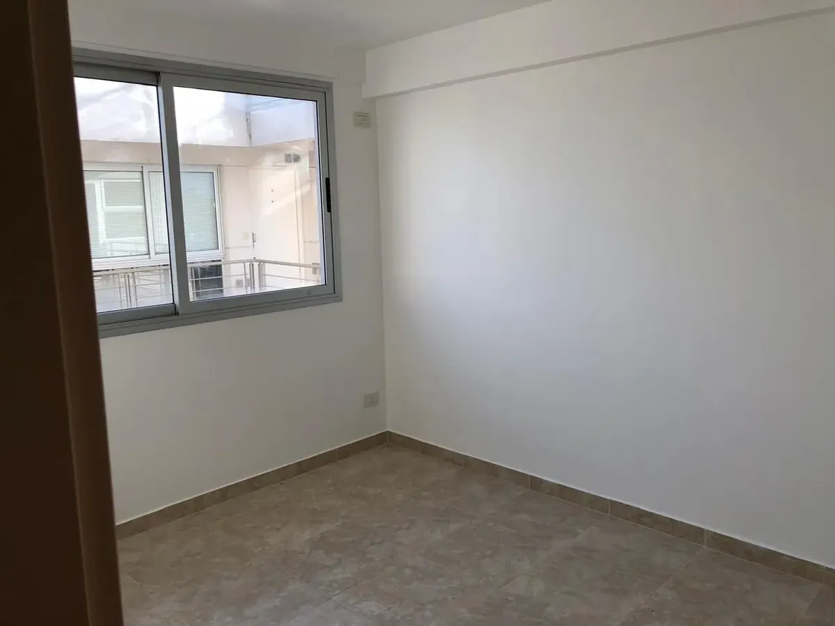 Listing: 1 bedroom, Morón