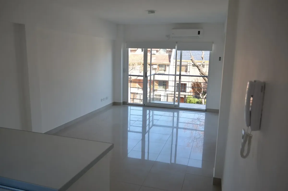 Excelente Monoambiente En Urquiza - Bajas Expensas Todo Luz