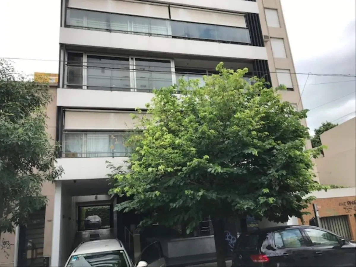 Semipiso De Un Dormitorio En Alquiler Con Cochera Cubierta
