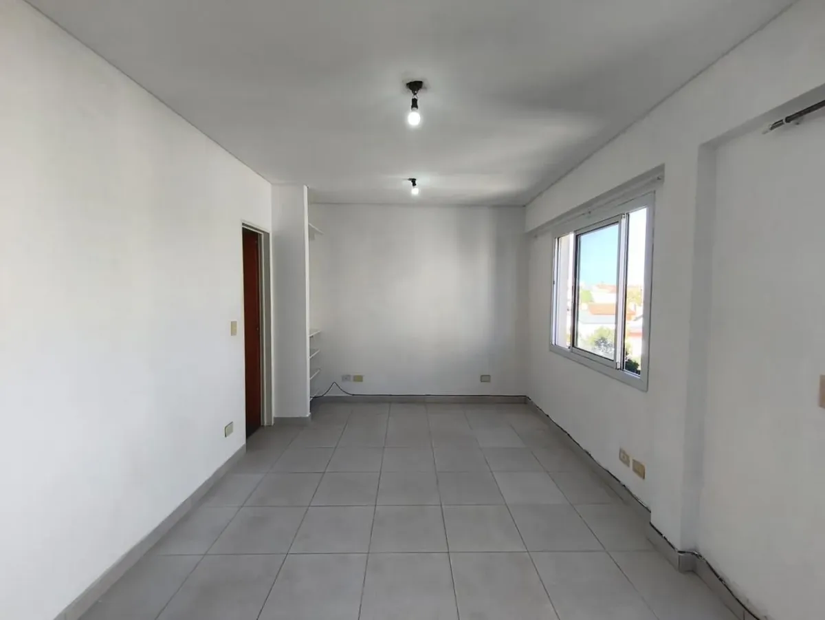 En Palomar Alquilo Departamento De 1 Ambiente En 4to Piso F: 6948