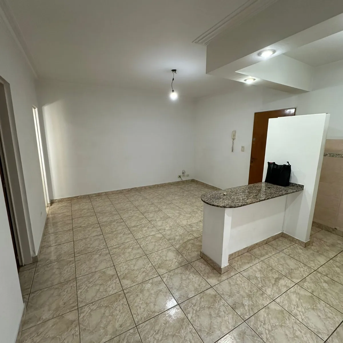 2 ambientes con balcón