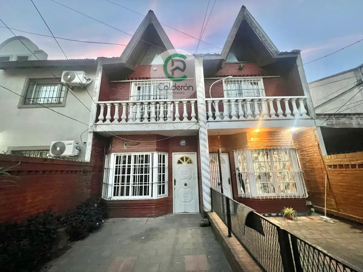 Duplex with patio and parking