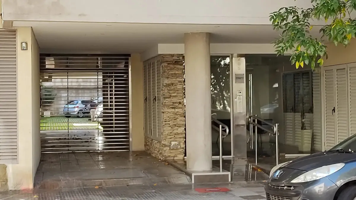 Reservado /// Hermoso Monoambiente Al Frente, En Flores Centro, Todo Luz, Aire, Vista. Bajas Expensas!