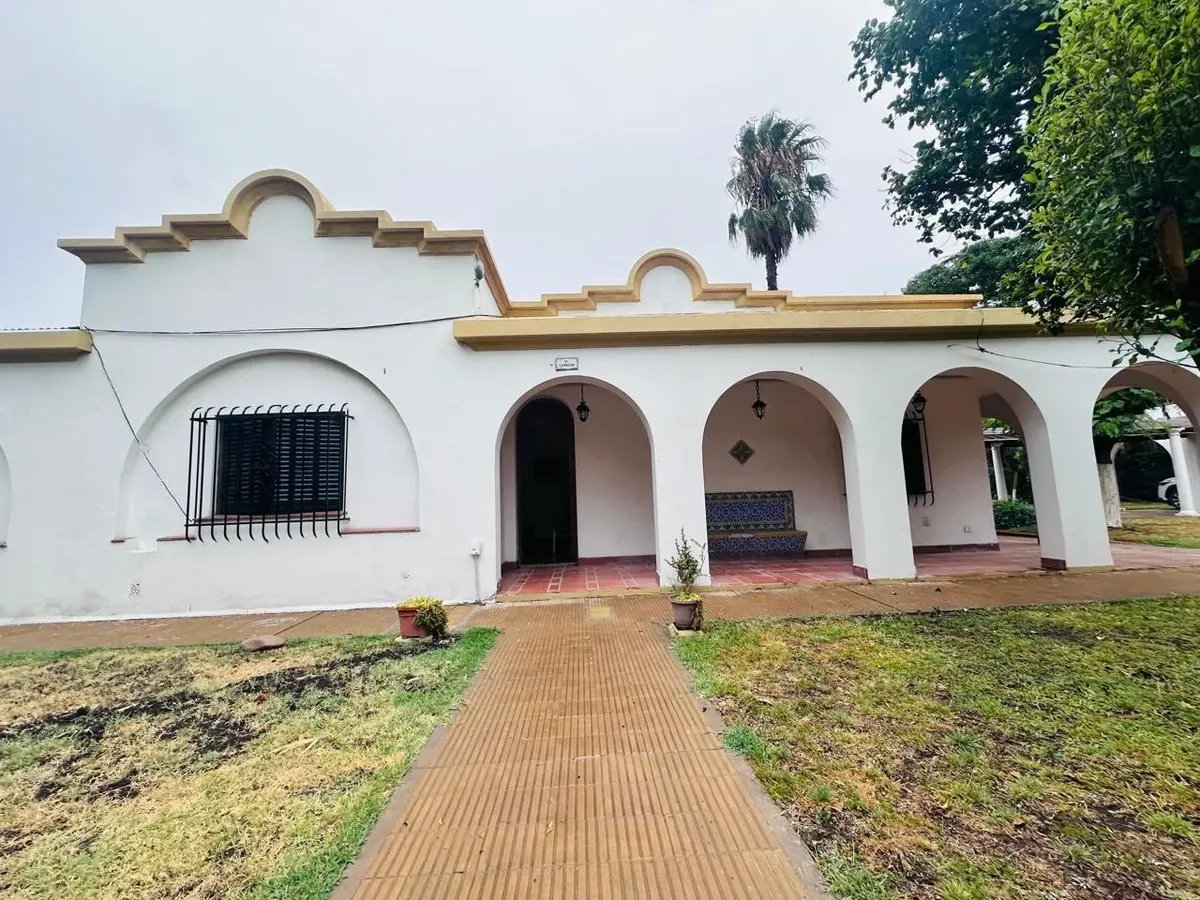 Casa quinta con pileta y quincho