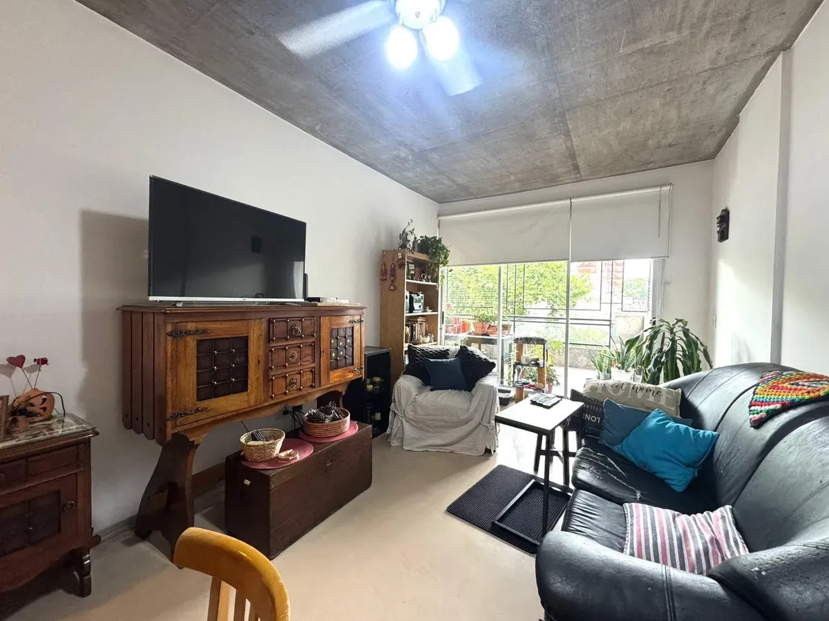 Departamento De Dos Ambientes En Alquiler - Parque Patricios
