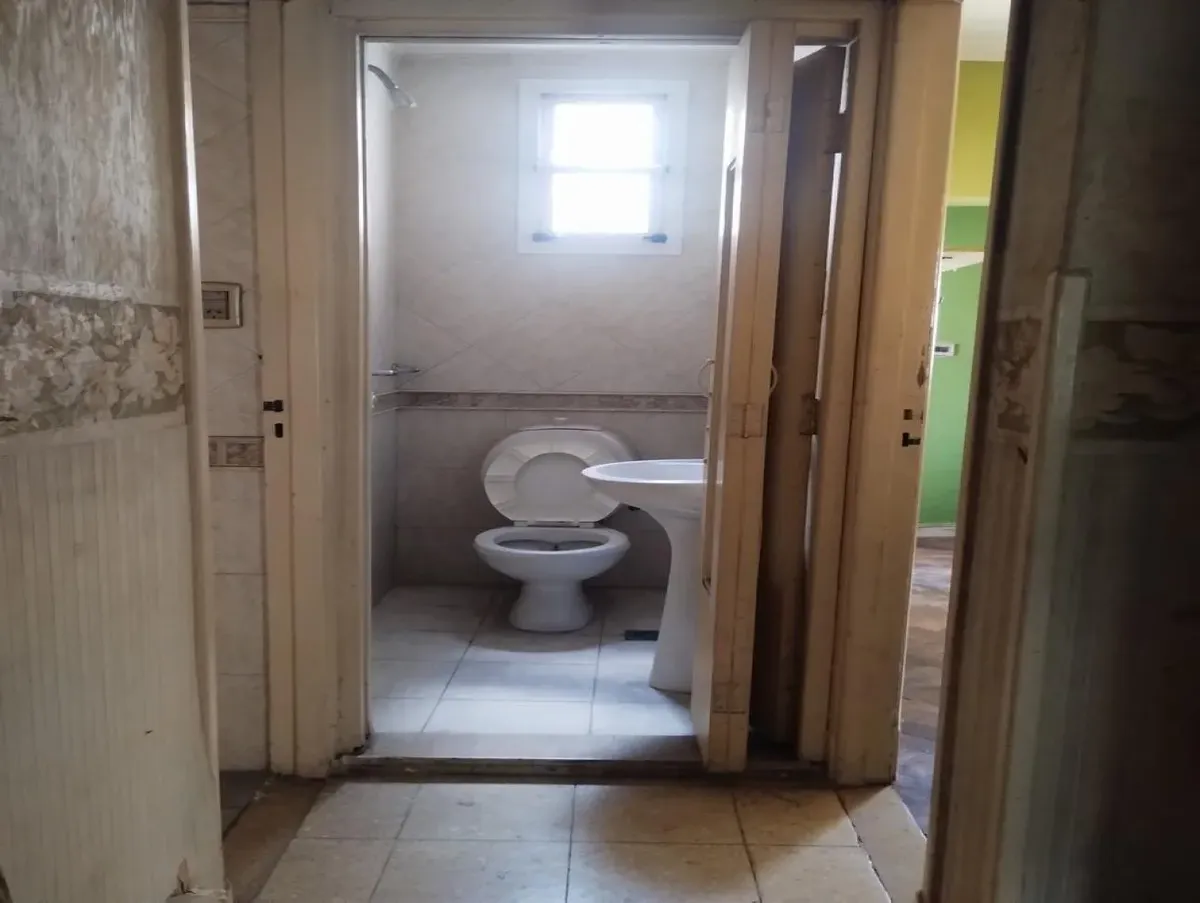 Exclusivo Comercial Casa De 5 Ambientes Con Amplio Patio