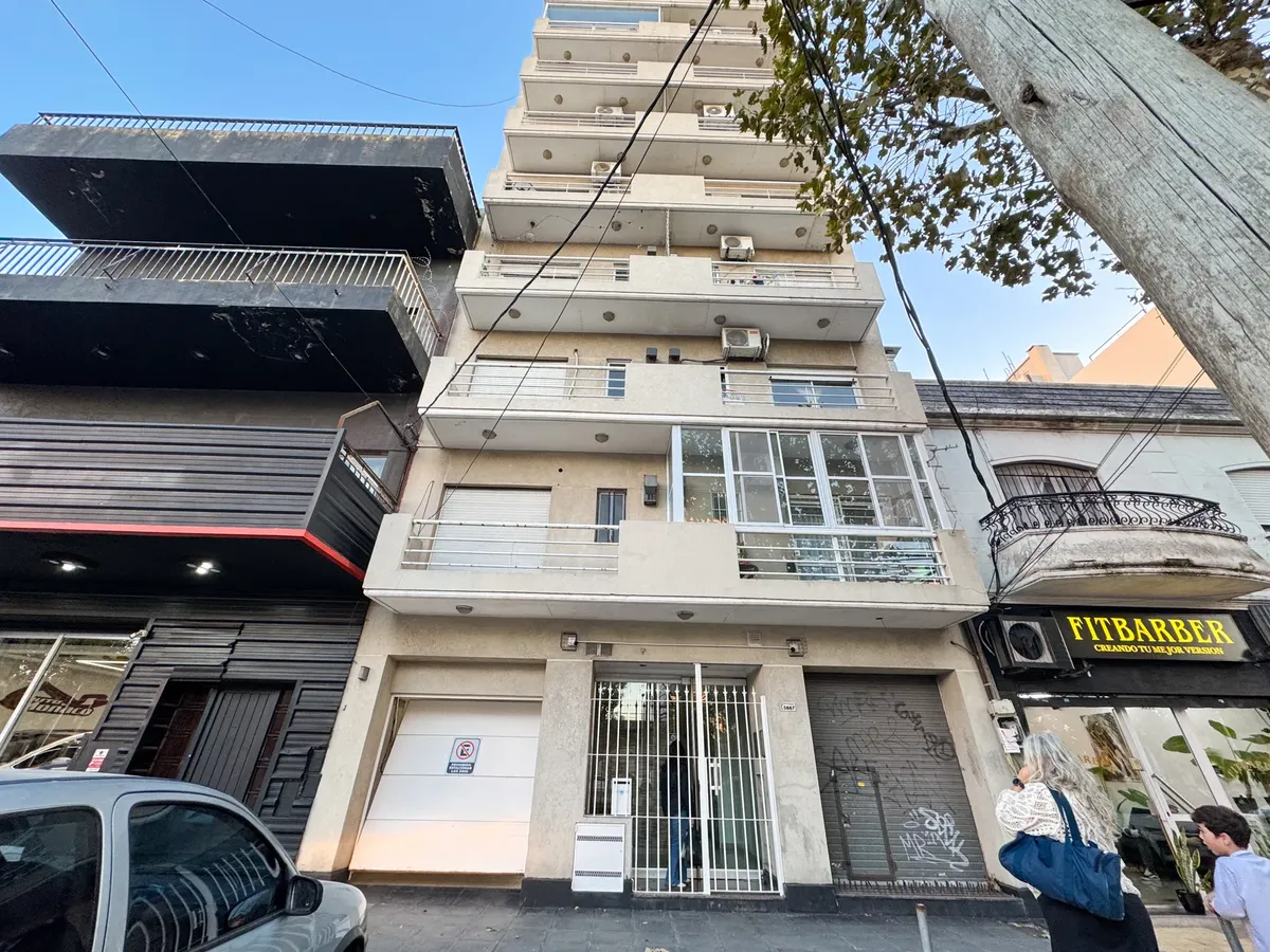 Semipiso 3 Ambientes Amplio De Categoría Sobre Avenida Principal En Avellaneda