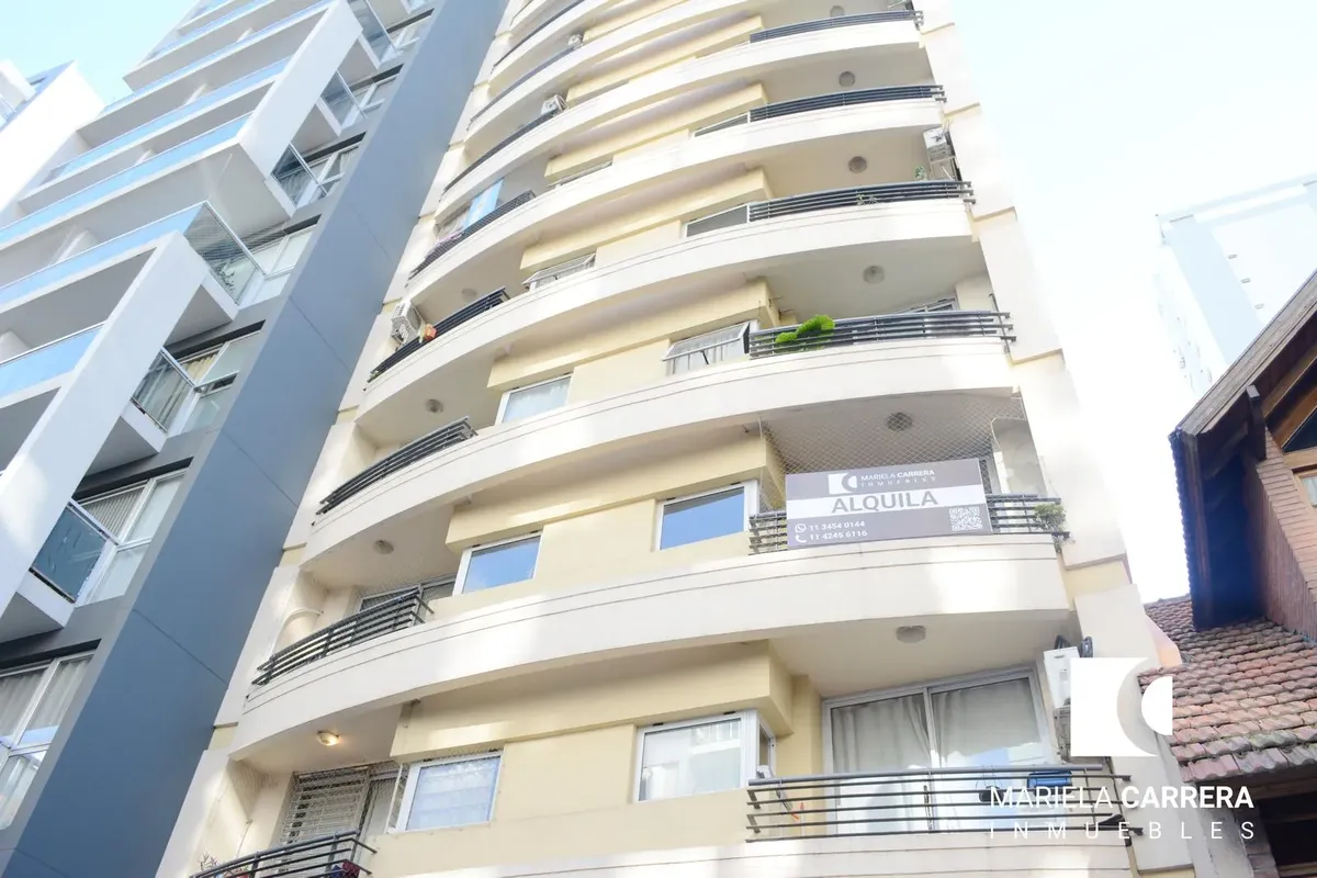 Departamento De 2 Ambientes Con Cochera Con Balcon Al Frente
