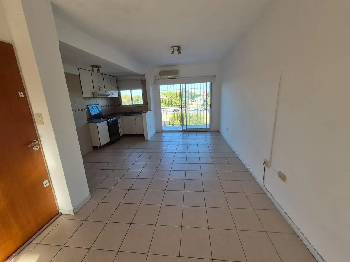 Departamento En Alquiler, 2 Ambientes Sáenz Peña