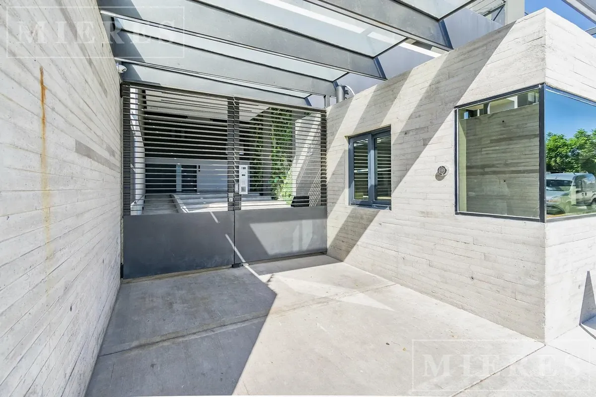 Departamento De 3 Ambientes En Dúplex Con Jardín En Alquiler