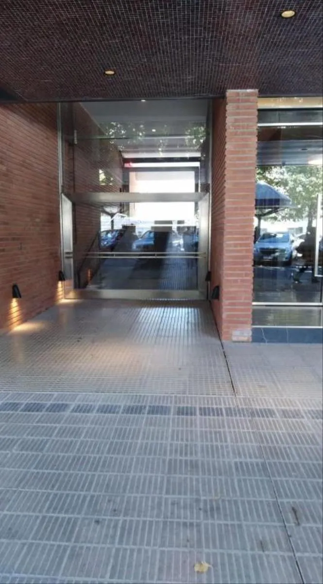 Departamento De 1 Dormitorio En Alquiler, Frente A Plaza Moreno