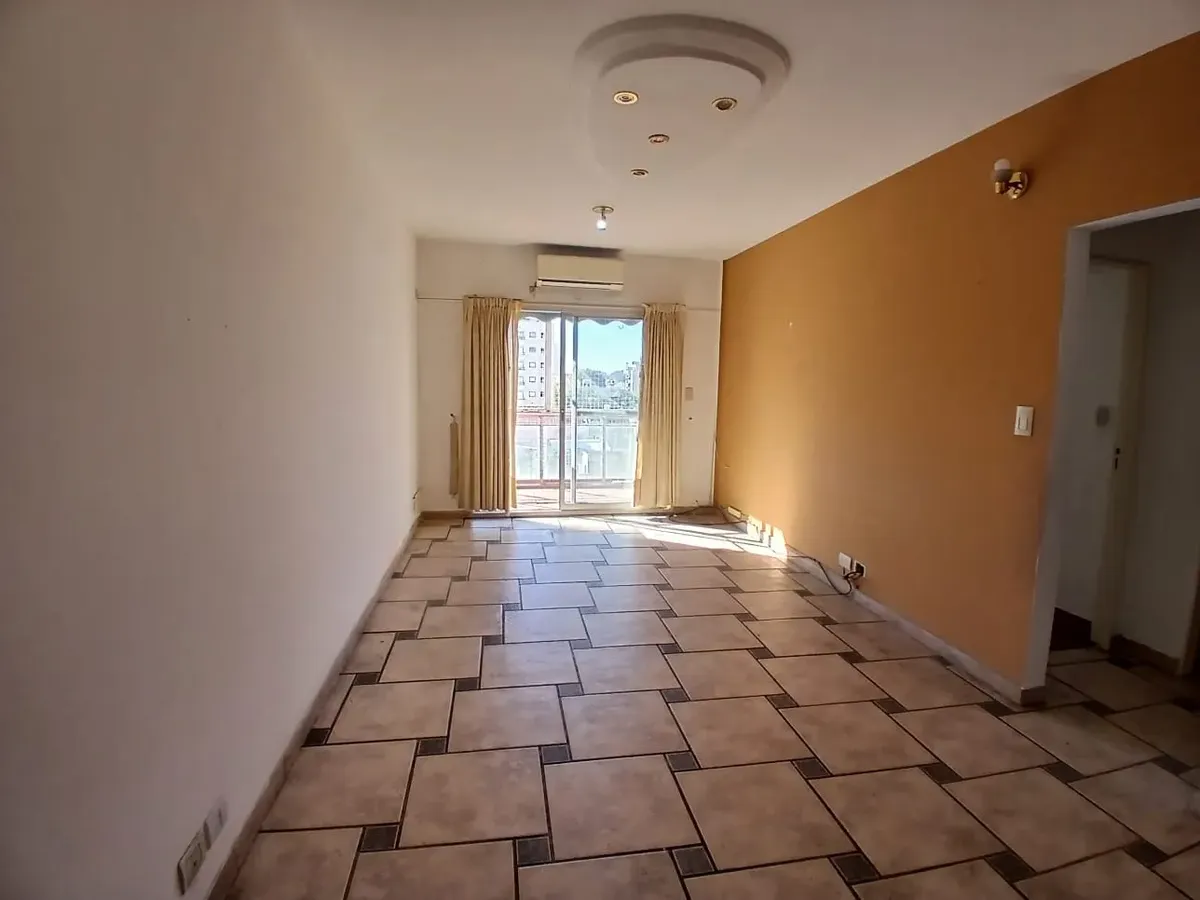 3-room apartment with front balcony
