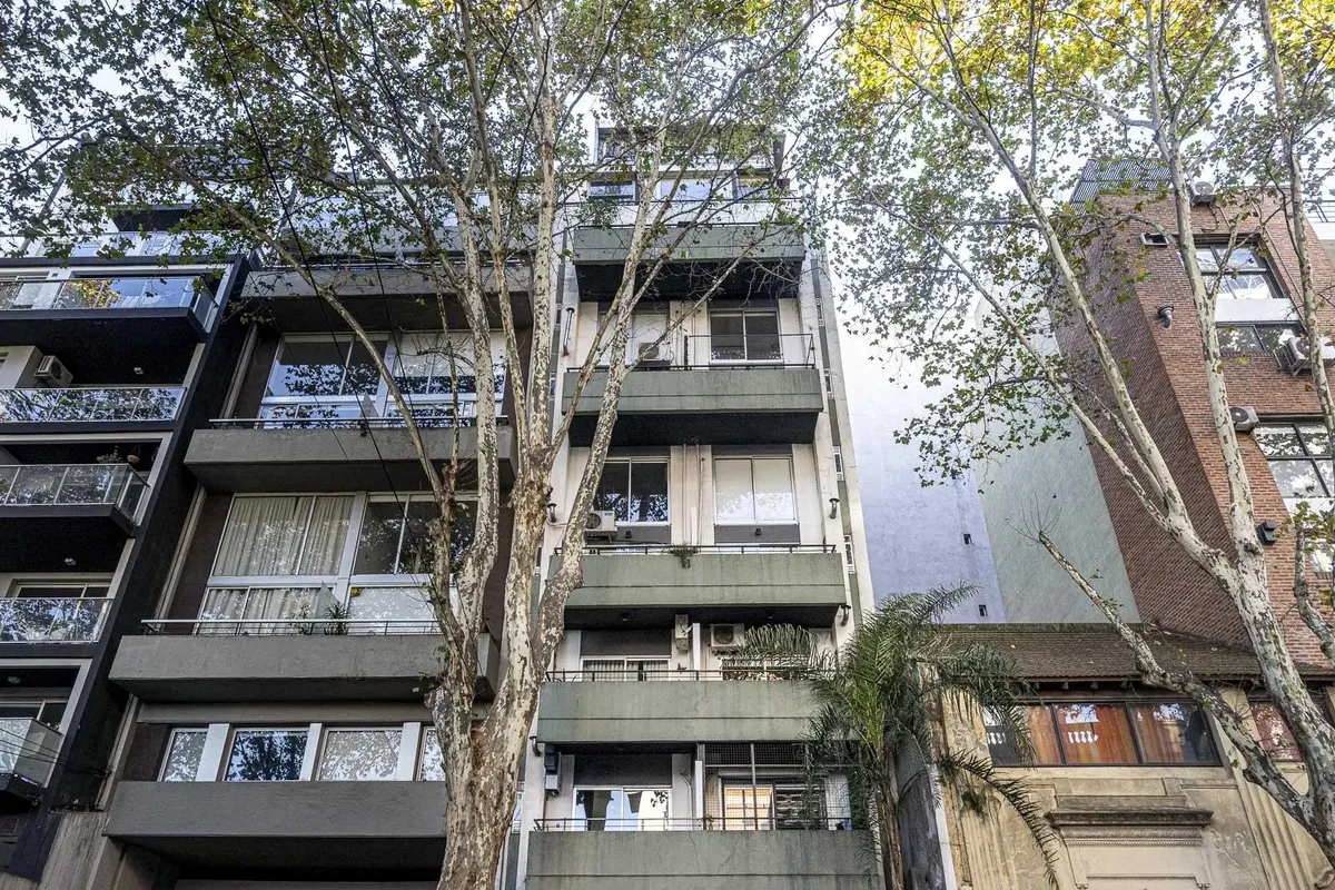 Monoambiente amoblado con balcón