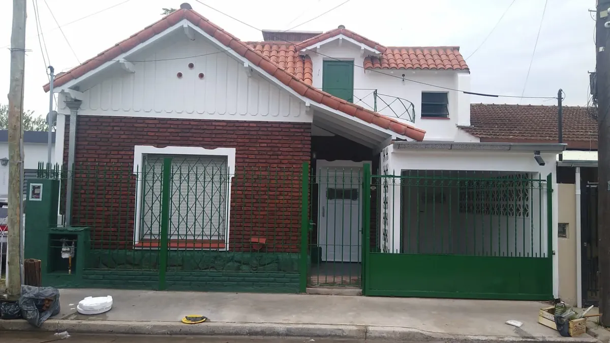 3-bedroom house, private lot