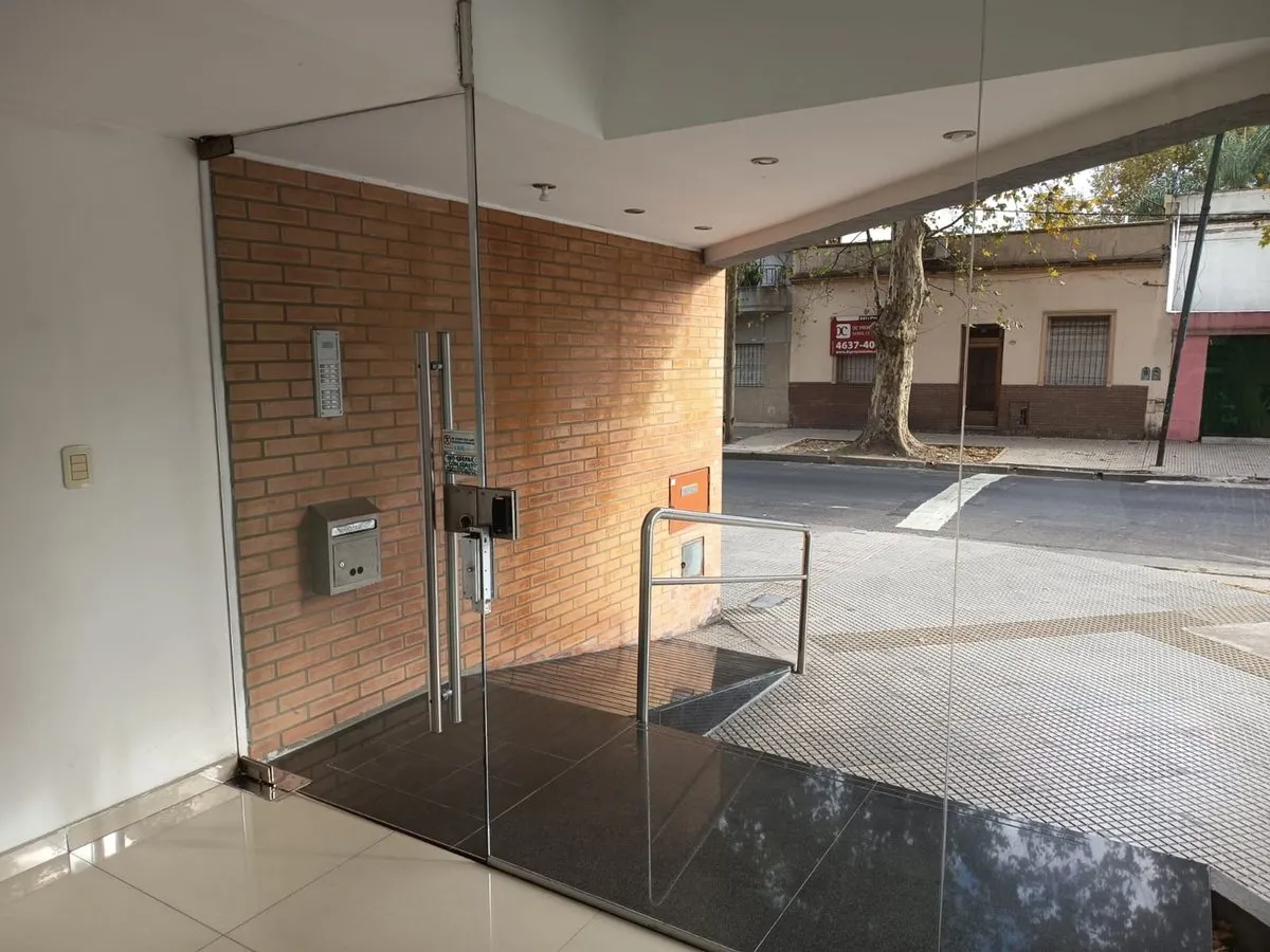 Alquiler Monoambiente Amplio C/balcon - Flores