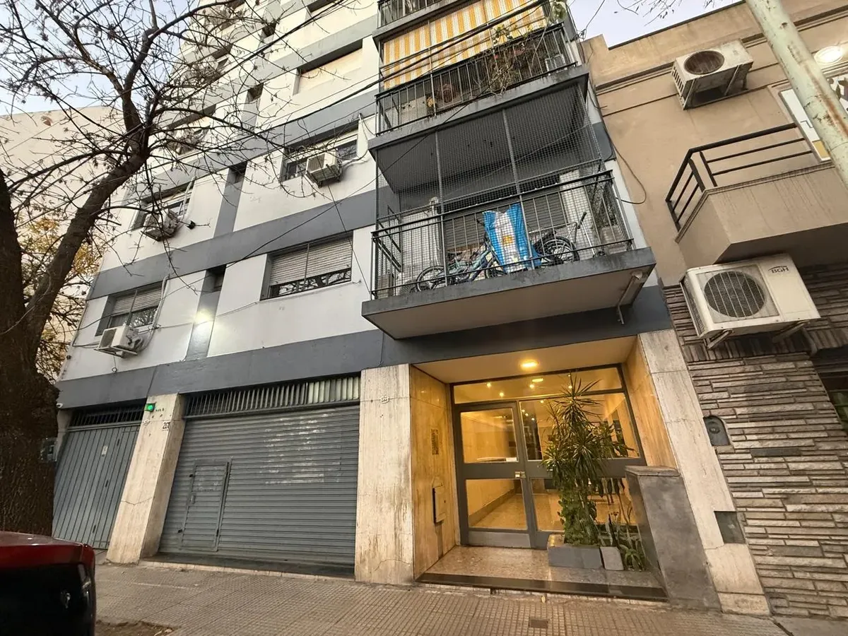 Depto 1 Amb Con Cocina Y Lavadero - A 2 Cdas. De Rivadavia !