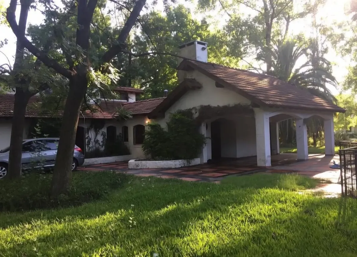 Casa En Alquiler Anual - Club De Campo Estancia La Tradición Con Pileta Y Doble Terreno