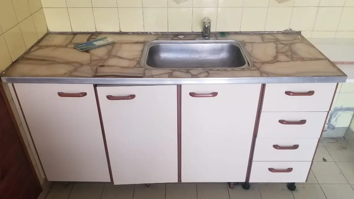 1 bedroom, no gas, 1st floor