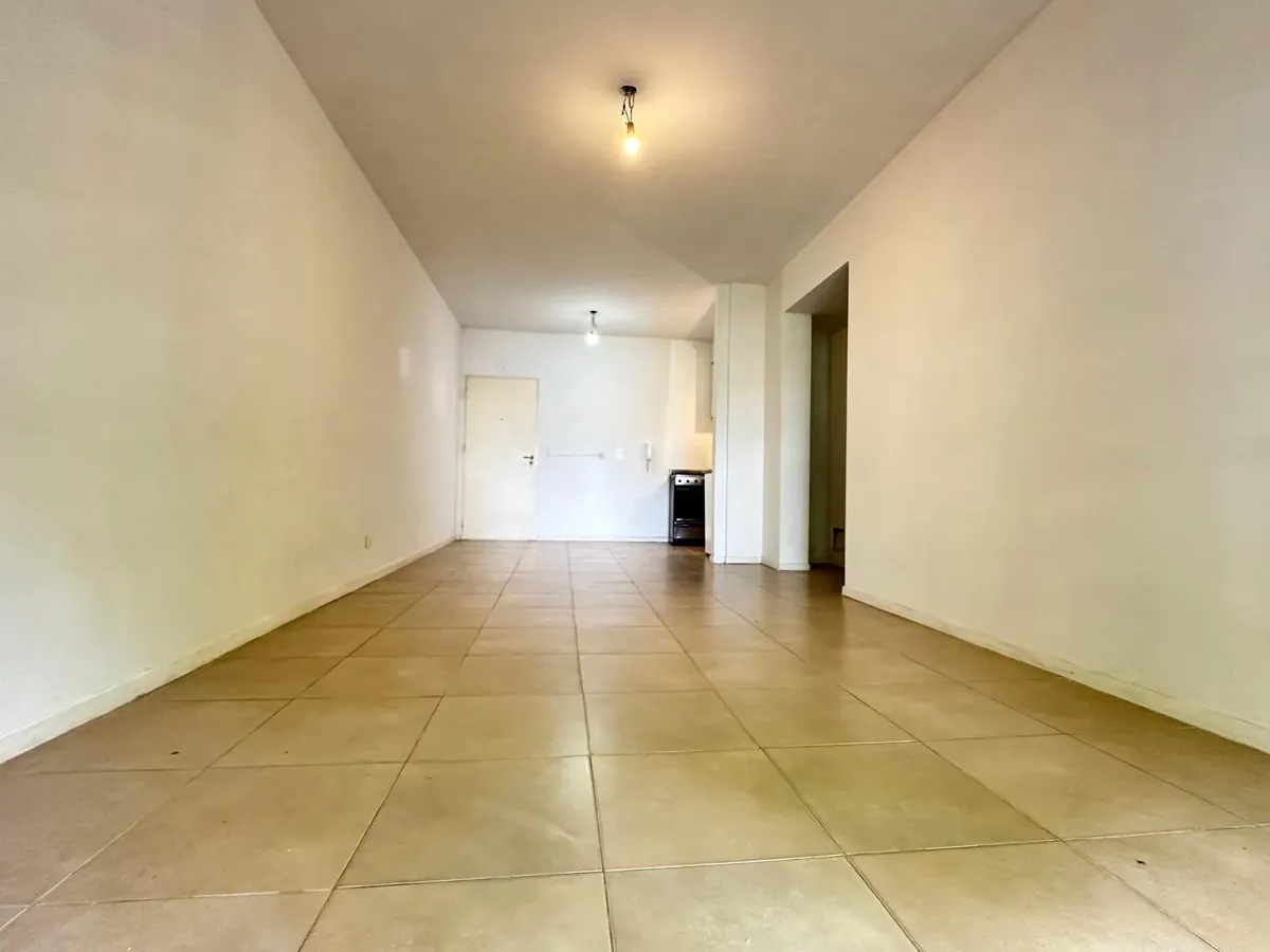 Venta O Alquiler Departamento 2 Ambientes Con Cochera Flores