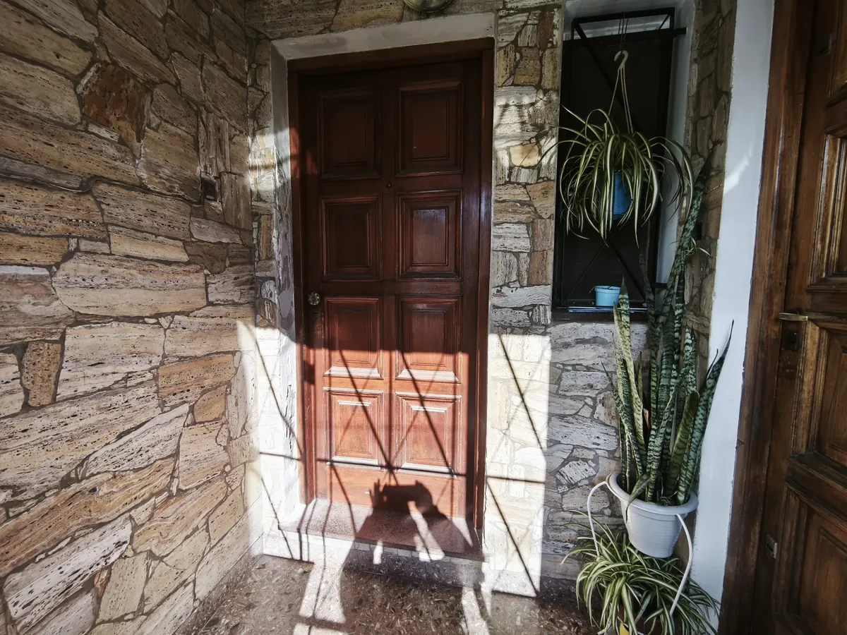 3-room PH, pass-through balcony