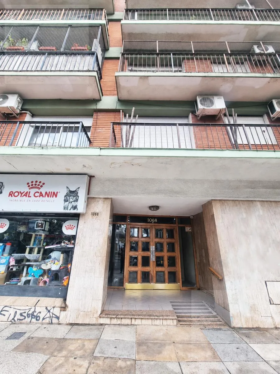 3 ambientes con balcón francés