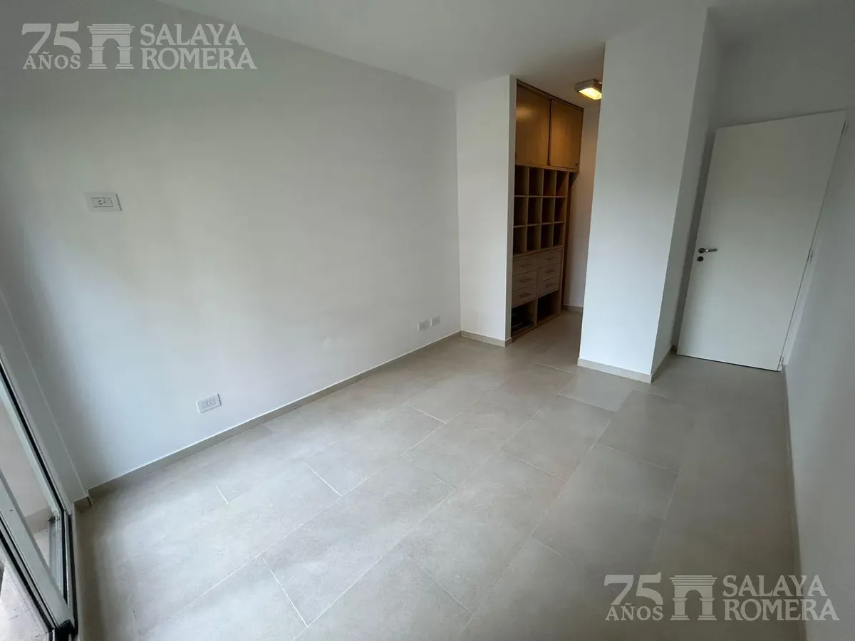 Olivos 2-room apartment with balcony
