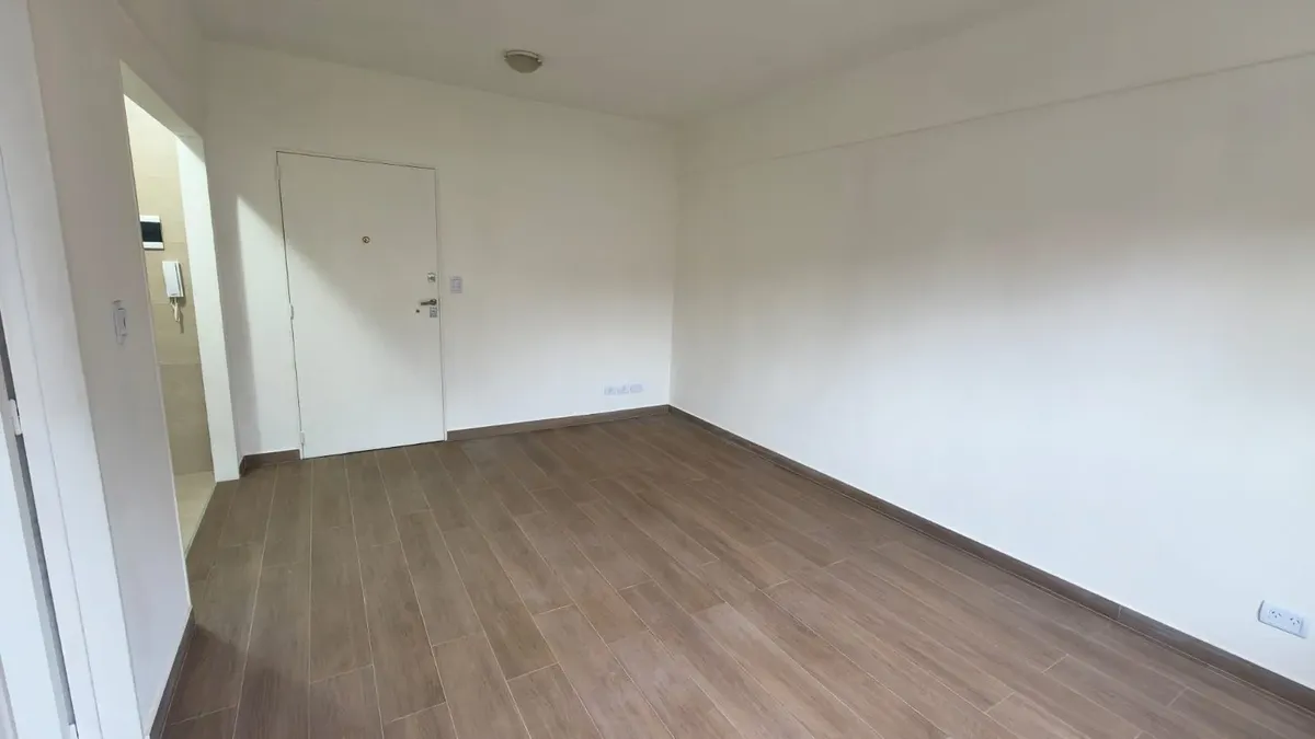 Villa Del Parque- Monoambiente Al Frente-apto Profesional -todo A Nuevo
