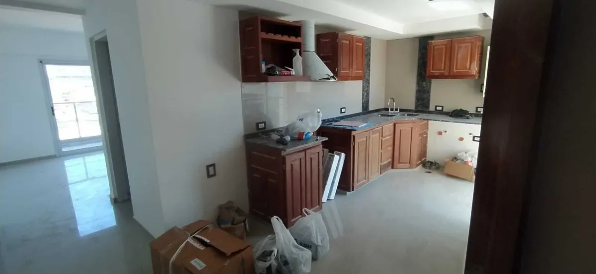 Piso 3 Ambientes C/ Doble Balcon Y 2 Baños - Cochera - En Alquiler En Valentín Alsina, Lanús