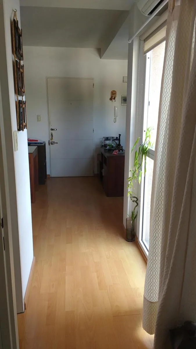 Excelente Departamento De 2 Ambientes Al Contrafrente En El Centro De Lomas De Zamora