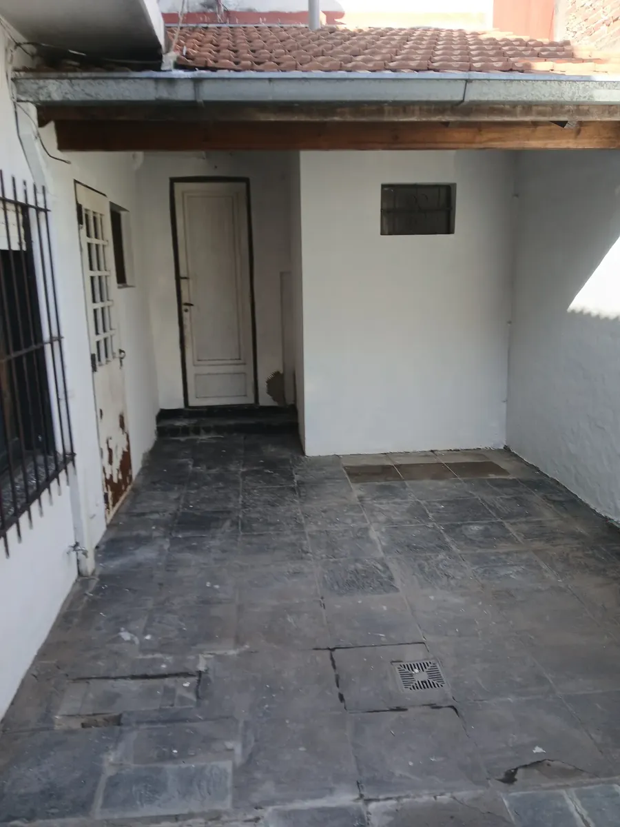 Alquilo En Beccar San Isidro Amplia Casa 2 Plantas4 Ambientes Living Comedor 7x5 Cocina Lavadero Patio Con Parrilla.alquiler 1.100.0000 Requisitos Demostración De Ingresos. Garantía Propietaria
