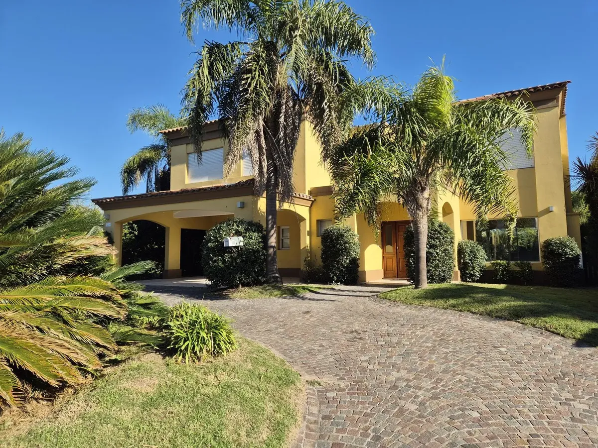 Casa Con Excelente Ubicación Y Orientación En Venta/alquiler En Santa Barbara!