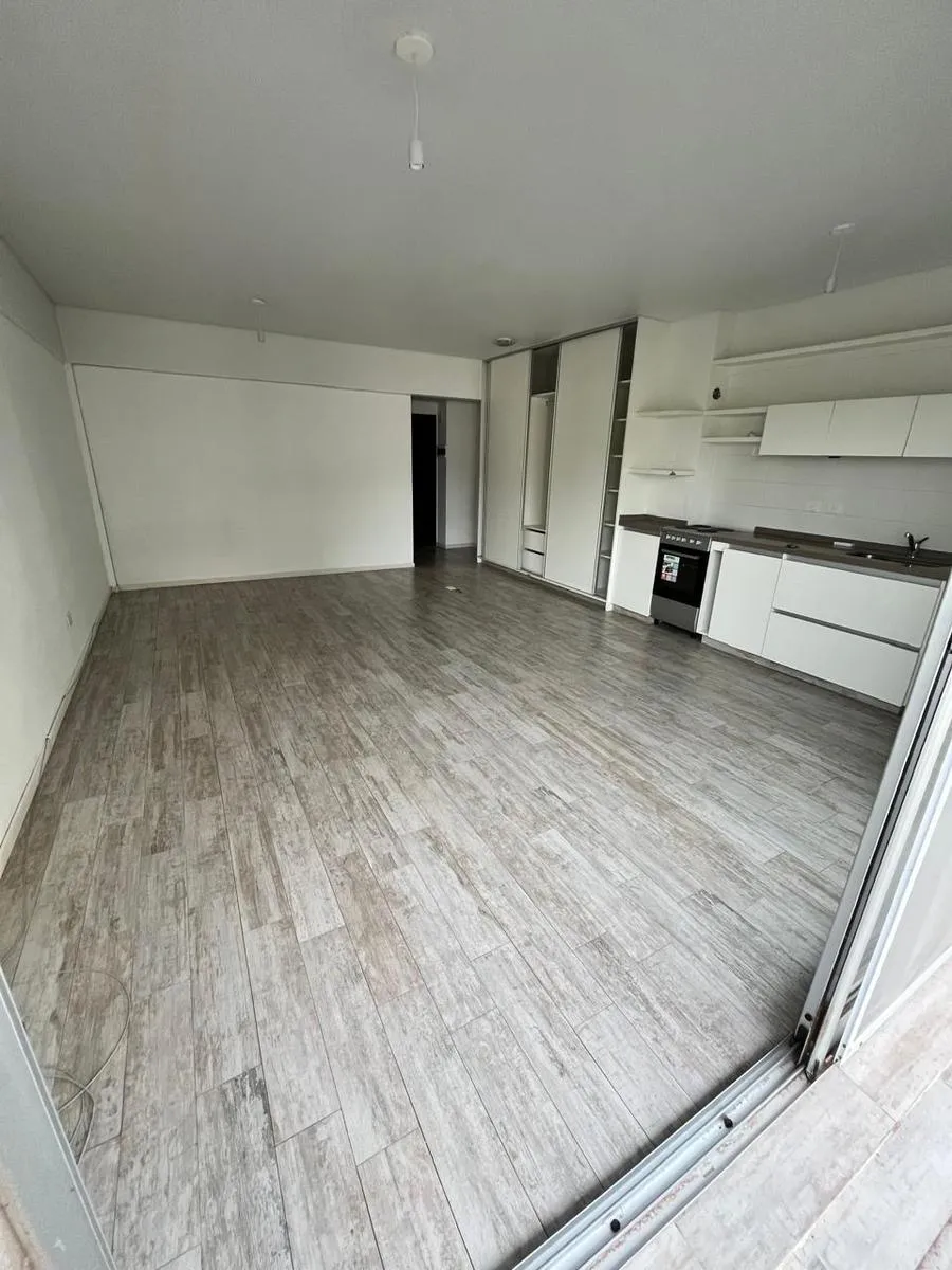 Alquiler Departamento Monoambiente Con Balcón Y Cochera En Olivos, Vicente López