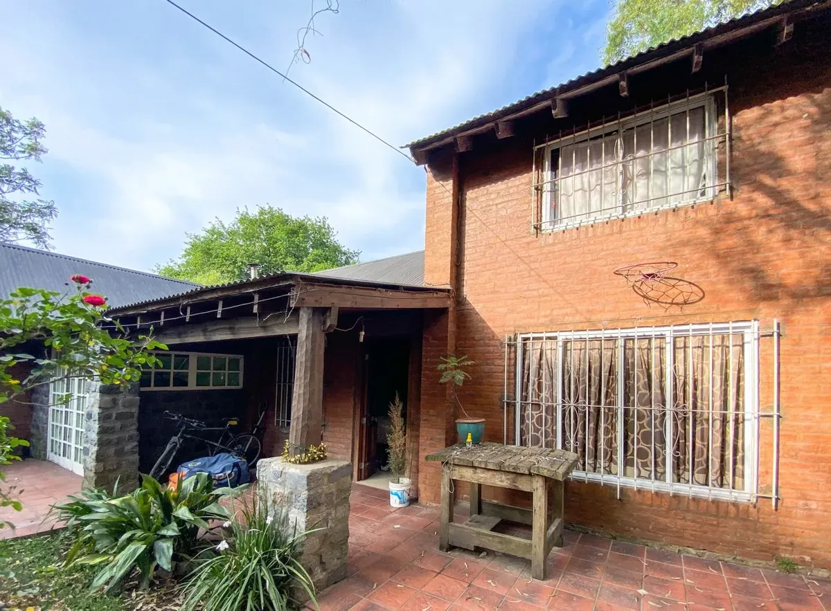 Furnished house with pool and grill