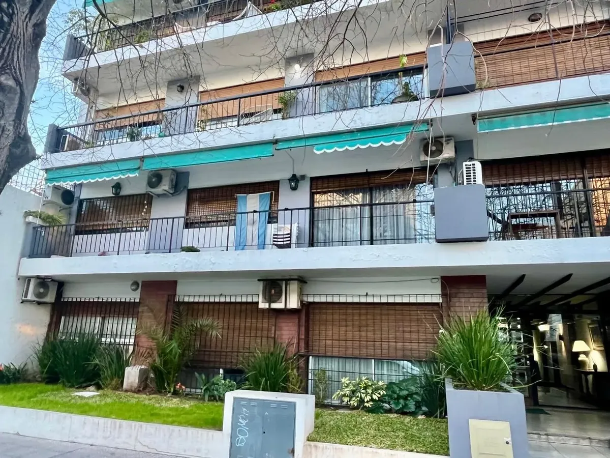 Large balcony, covered parking