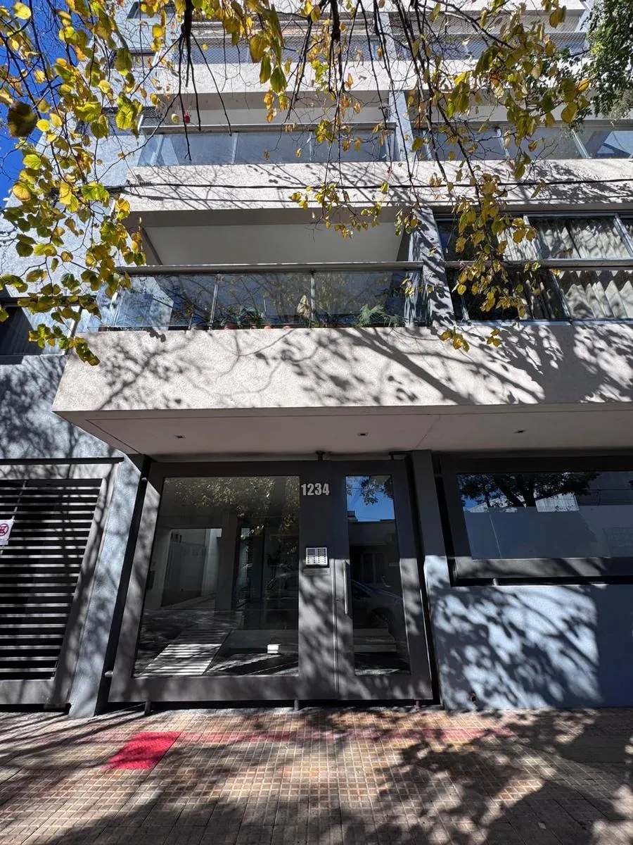 48 E/ 19 Y 20 Nº1234 Piso 1 Depto D