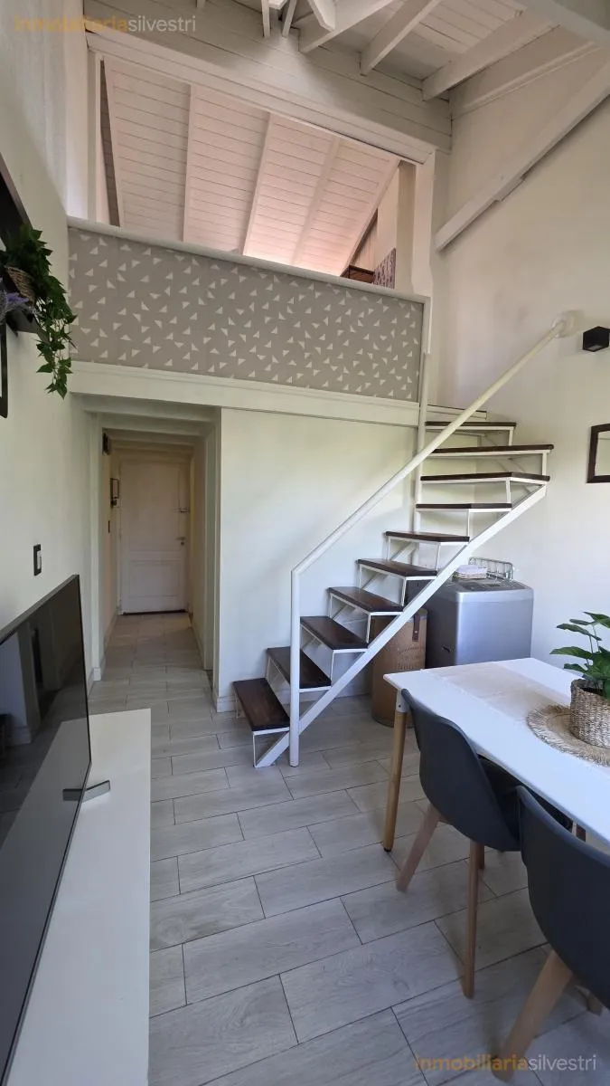 Loft doble altura amoblado