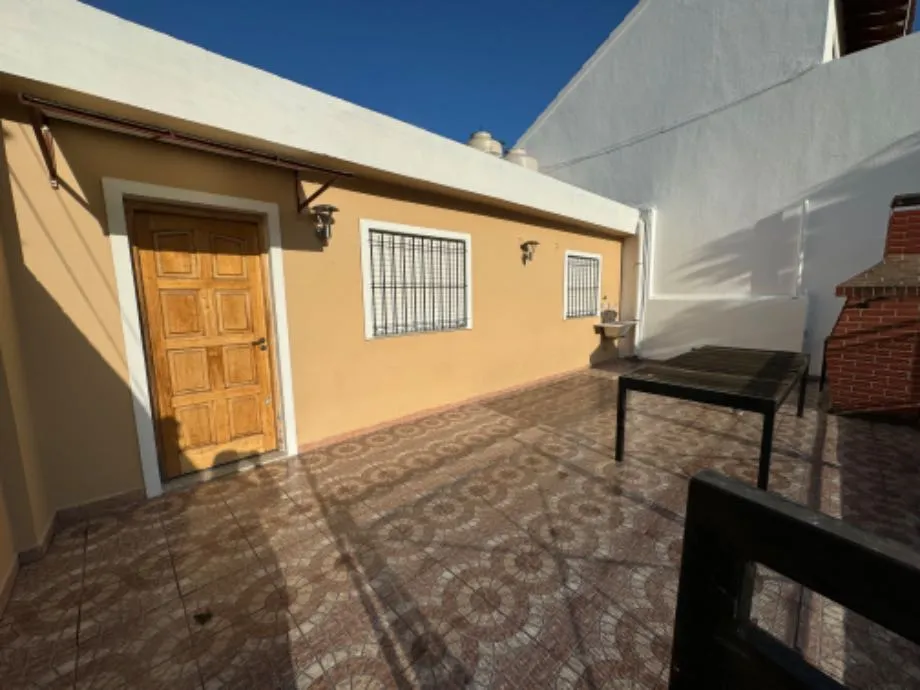 Departamento Tipo Casa En Alquiler En Quilmes Este