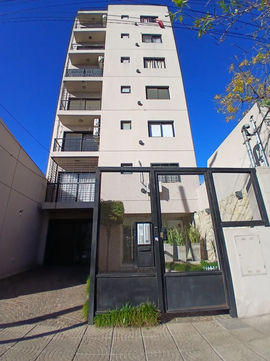 Departamento Dos Ambientes Con Cochera. Moron Norte
