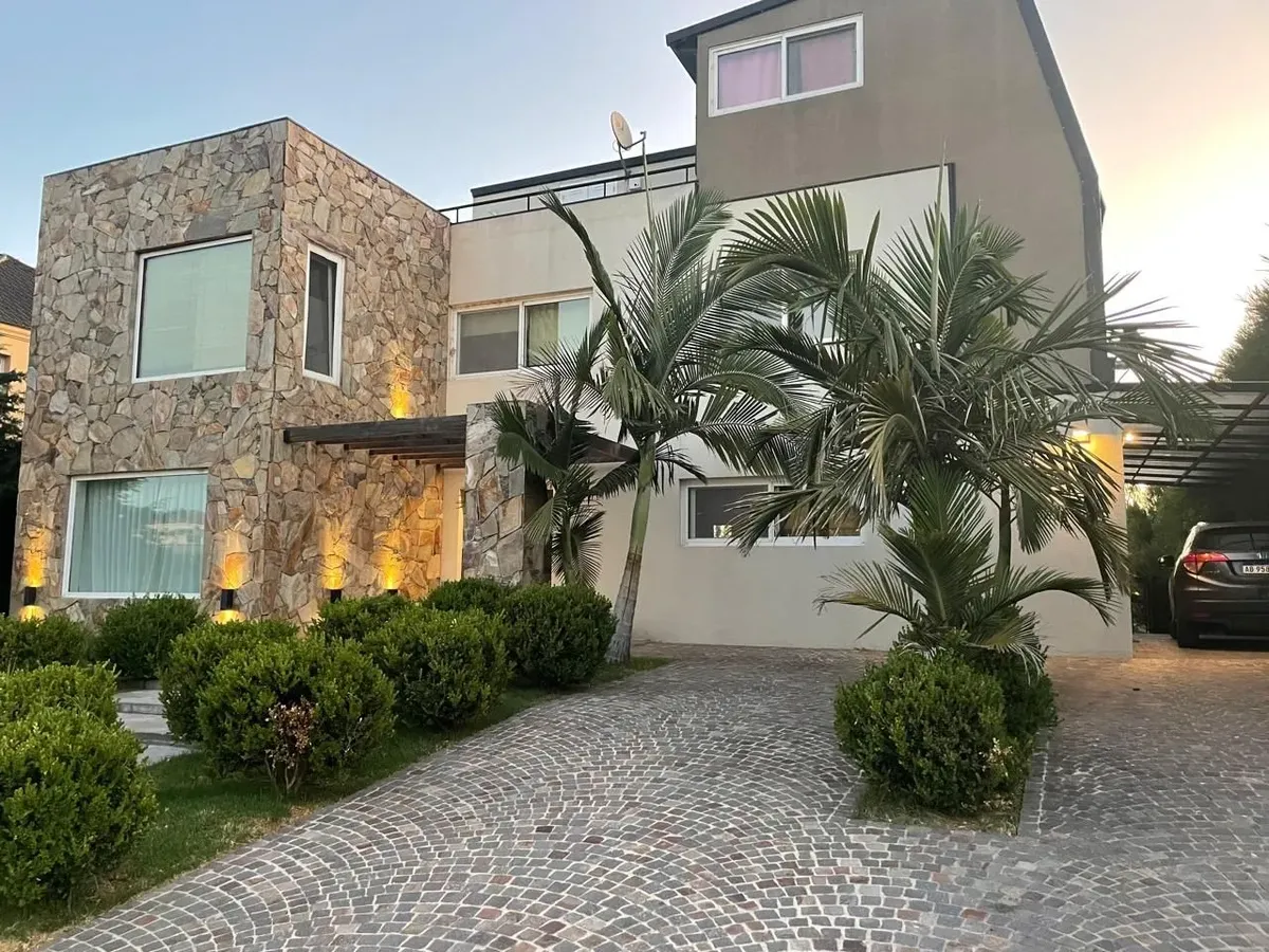 Alquiler Anual Con Muebles - Casa A La Laguna - Santa Clara
