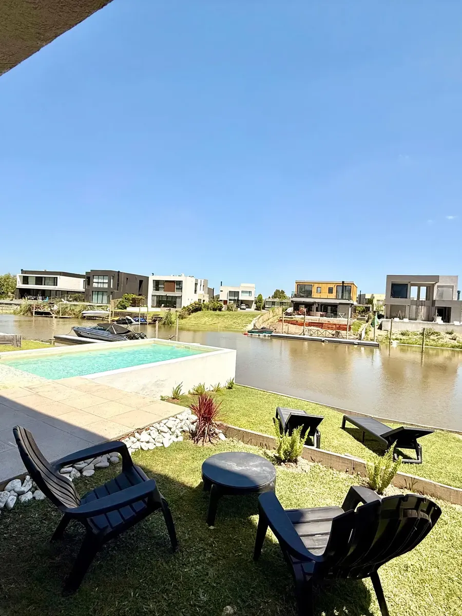 Casa Con Amarra Propia De 14m Con Salida Al Lujan. A Estrenar. Toda Amoblada Y Lista Para Disfrutar El Rio Y La Naturaleza Pero Con Todas Las Comodidades