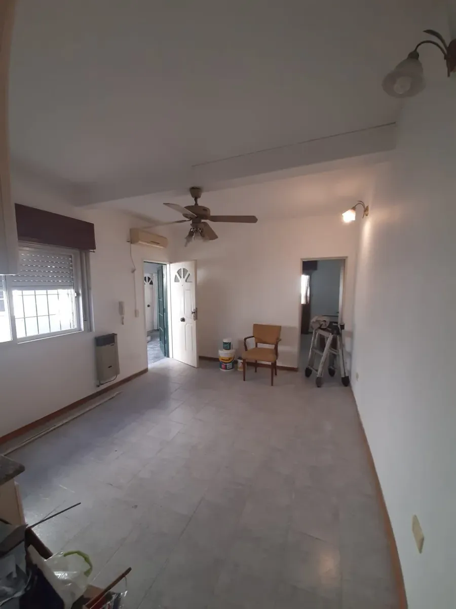 Departamento De 3 Ambientes, Dos Habitaciones, Lomas De Zamora