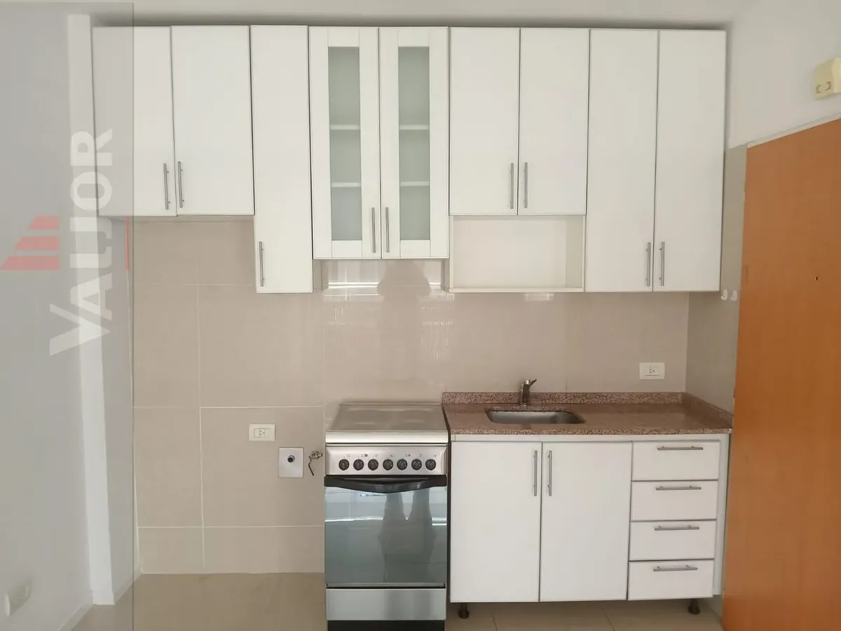 Departamento De 1 Ambiente Contrefrente Con Balcón