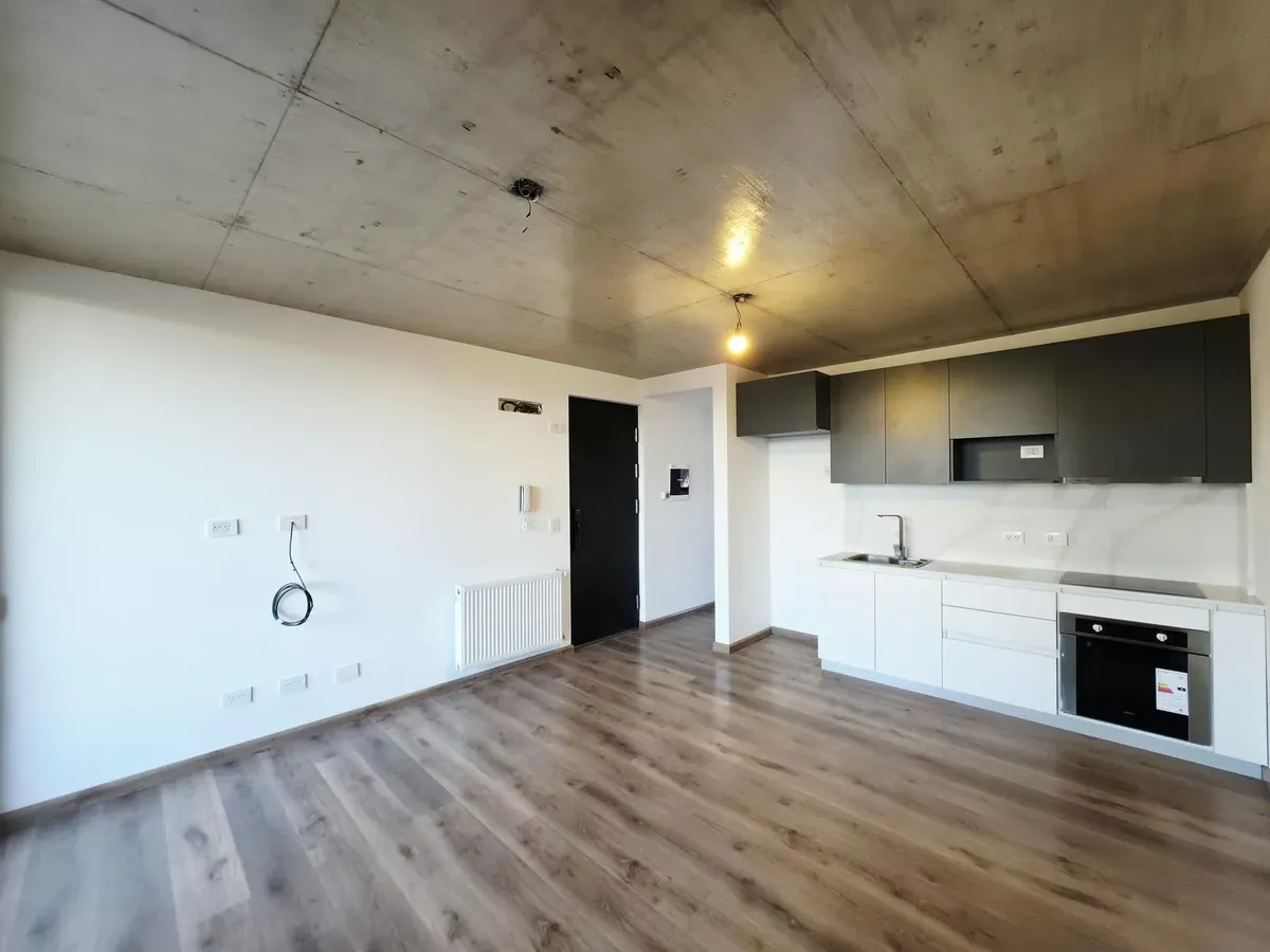 2-room unit with balcony grill