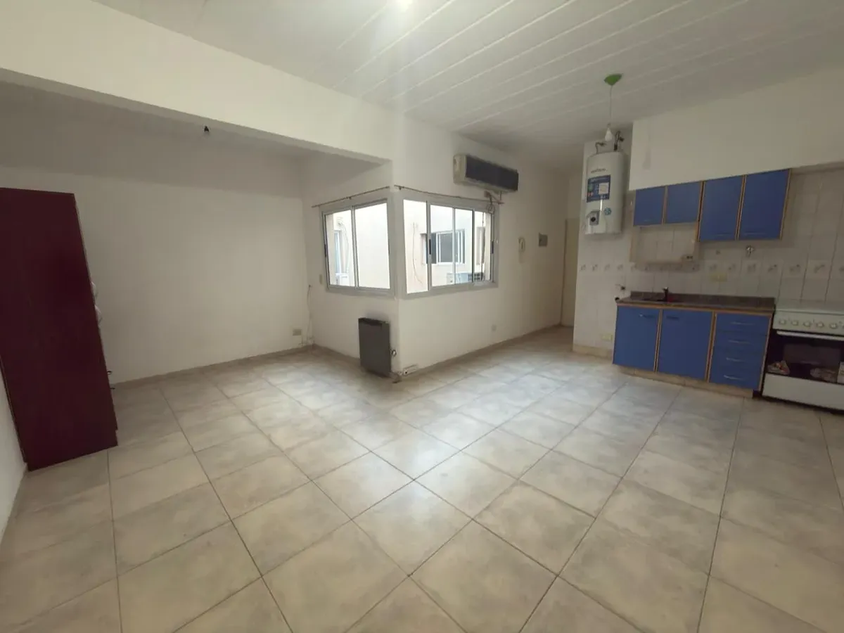 Salguero Propiedades Alquila Ph 1 Ambiente $48000 Expensas En Almagro