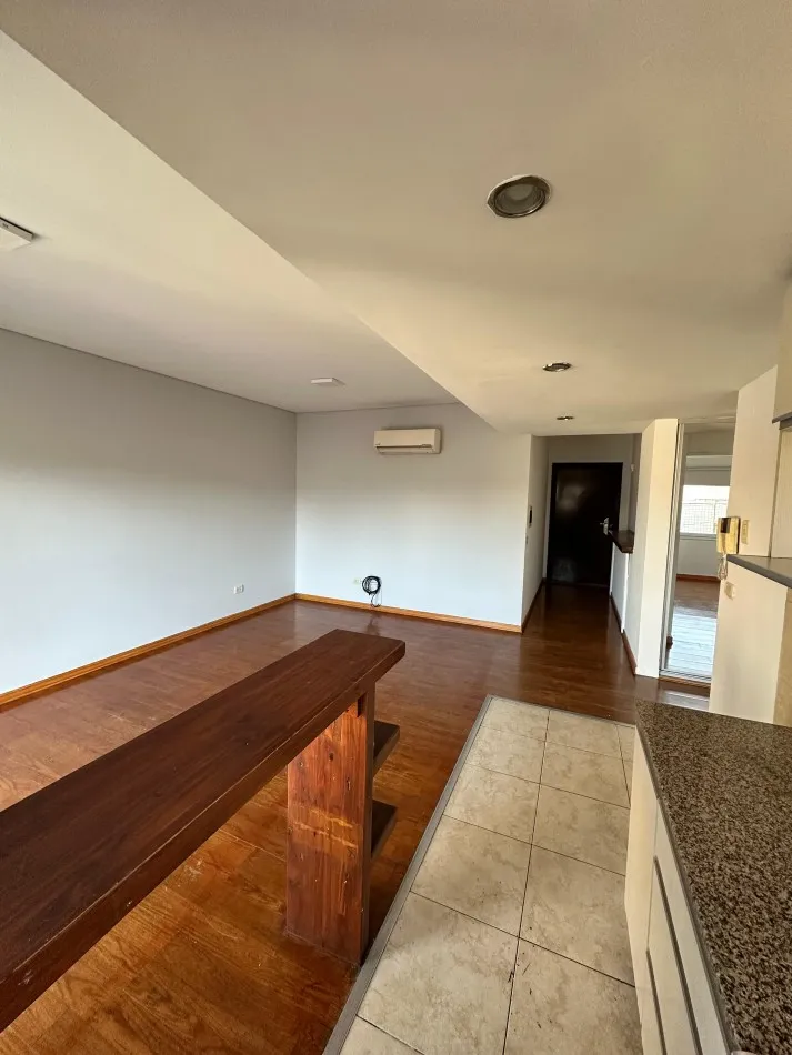 **$520.000.-** - Impecable Dpto 2 Amb. En Alquiler - Av. Cabildo Al 1700, Casi Esquina Av. Galicia - Piñeyro