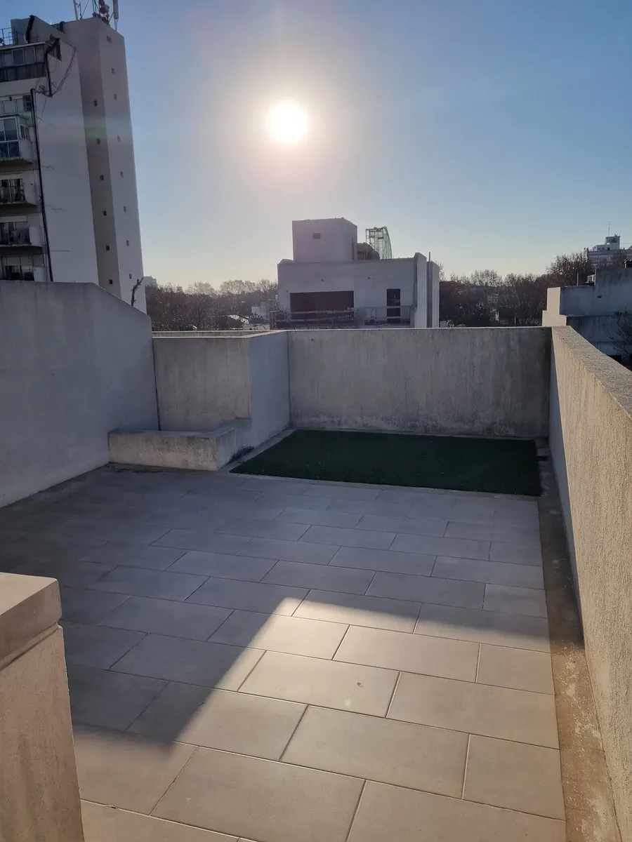 Monoambiente Dividido Con Terraza, Balcón Y Cochera