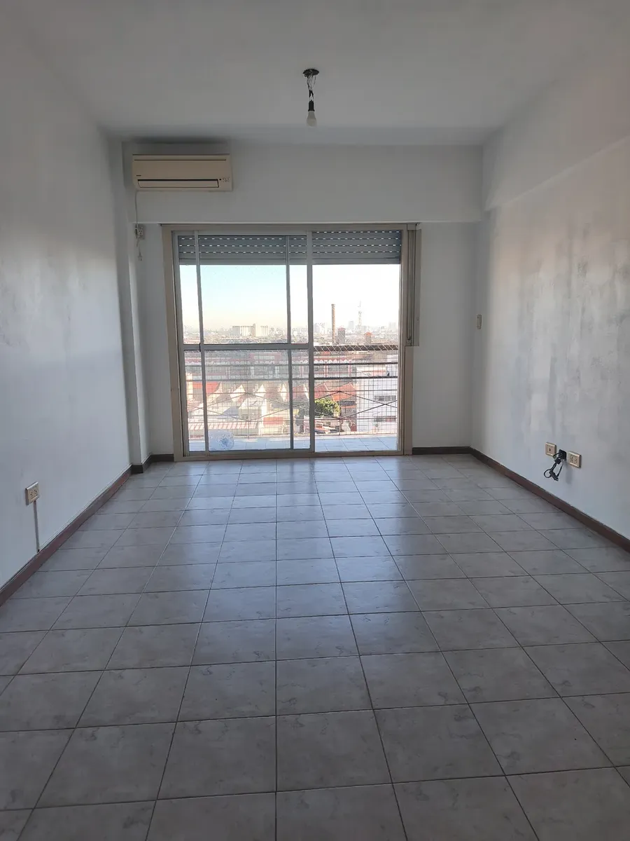 Departamento 3 Ambientes Con Balcón Y Cochera